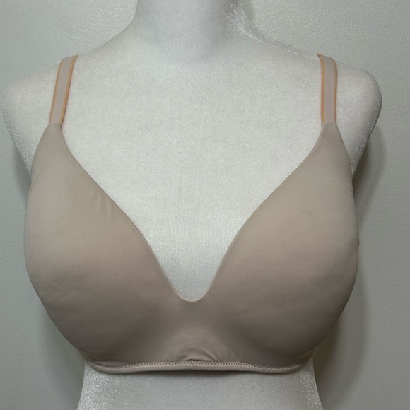 Victoria's Secret Other - Victoria’s Secret Lightly Lined Wireless Tee Shirt Bra